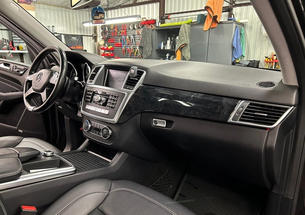 Mercedes-Benz ML cena 74900 przebieg: 167200, rok produkcji 2012 z Ostrowiec Świętokrzyski małe 379